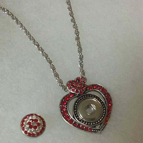 Red heart rhinestone snap button necklace w/ snap - Picture 3 of 4